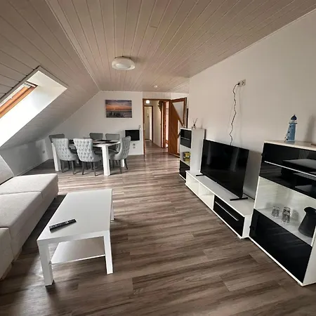 Hanne Im Dorfzentrum